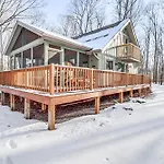 Fire Pit And Screened Porch Quiet Pocono Lake Home!