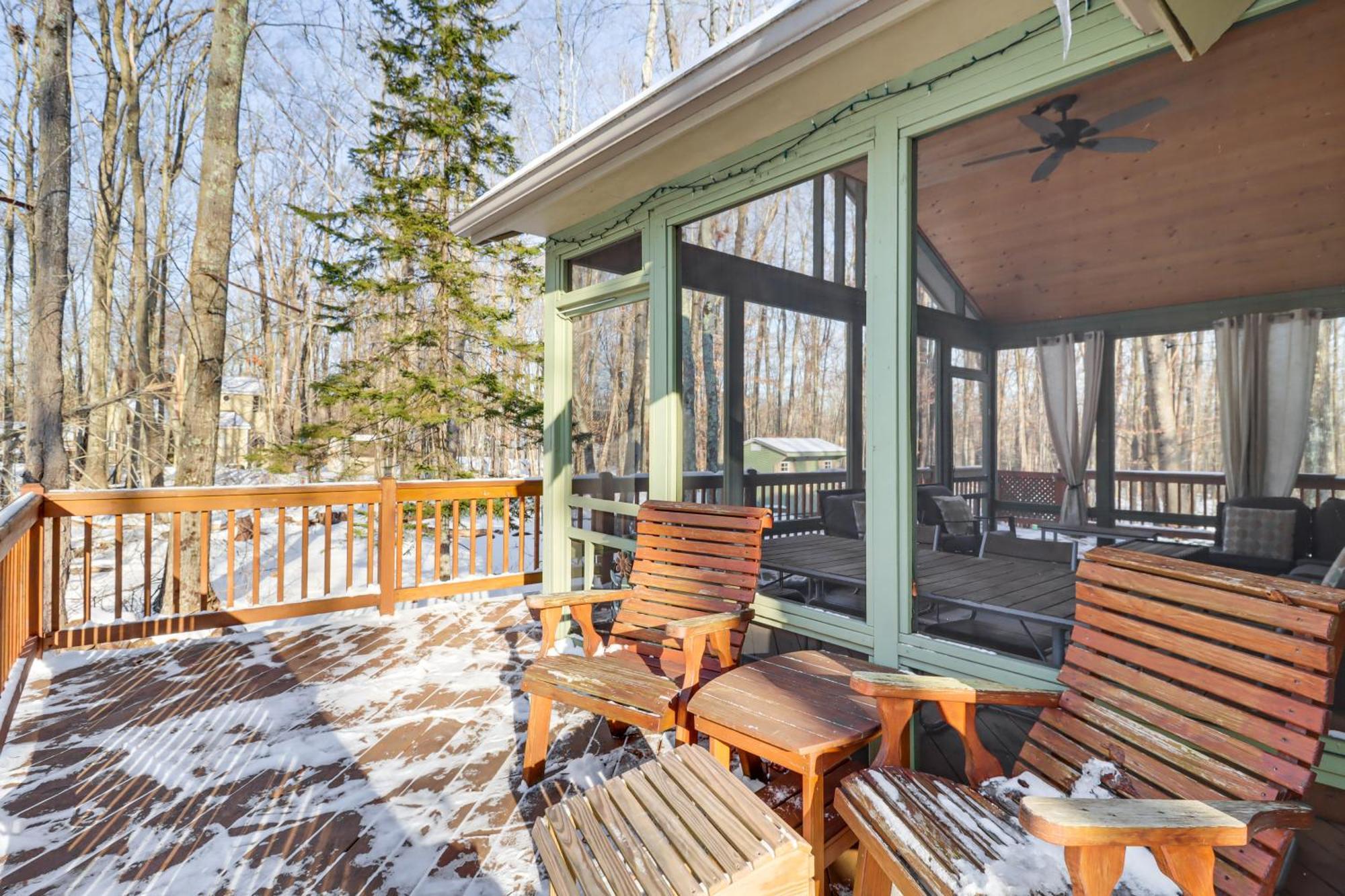 Fire Pit And Screened Porch Quiet Pocono Home! Holiday home Pocono Lake