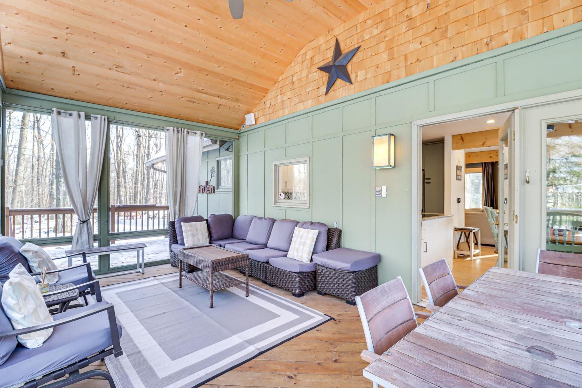 Fire Pit And Screened Porch Quiet Pocono Home! * Pocono Lake