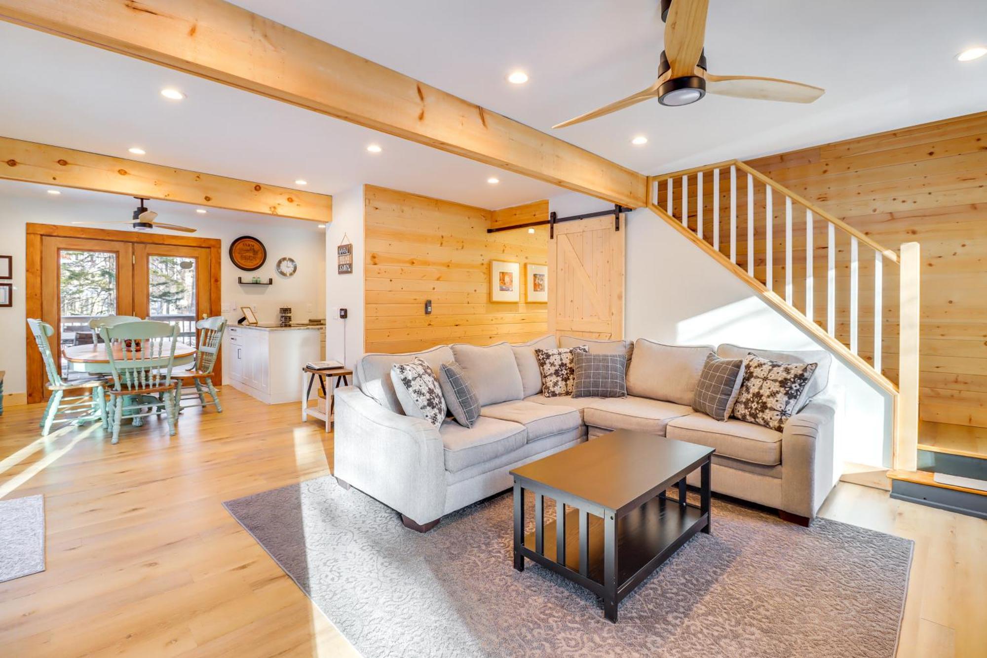 Holiday home Fire Pit And Screened Porch Quiet Pocono Home! *